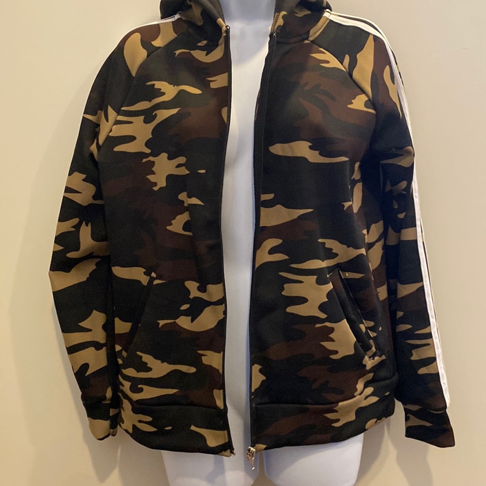 Kimberly. C small army print sweater with hoodie size Small